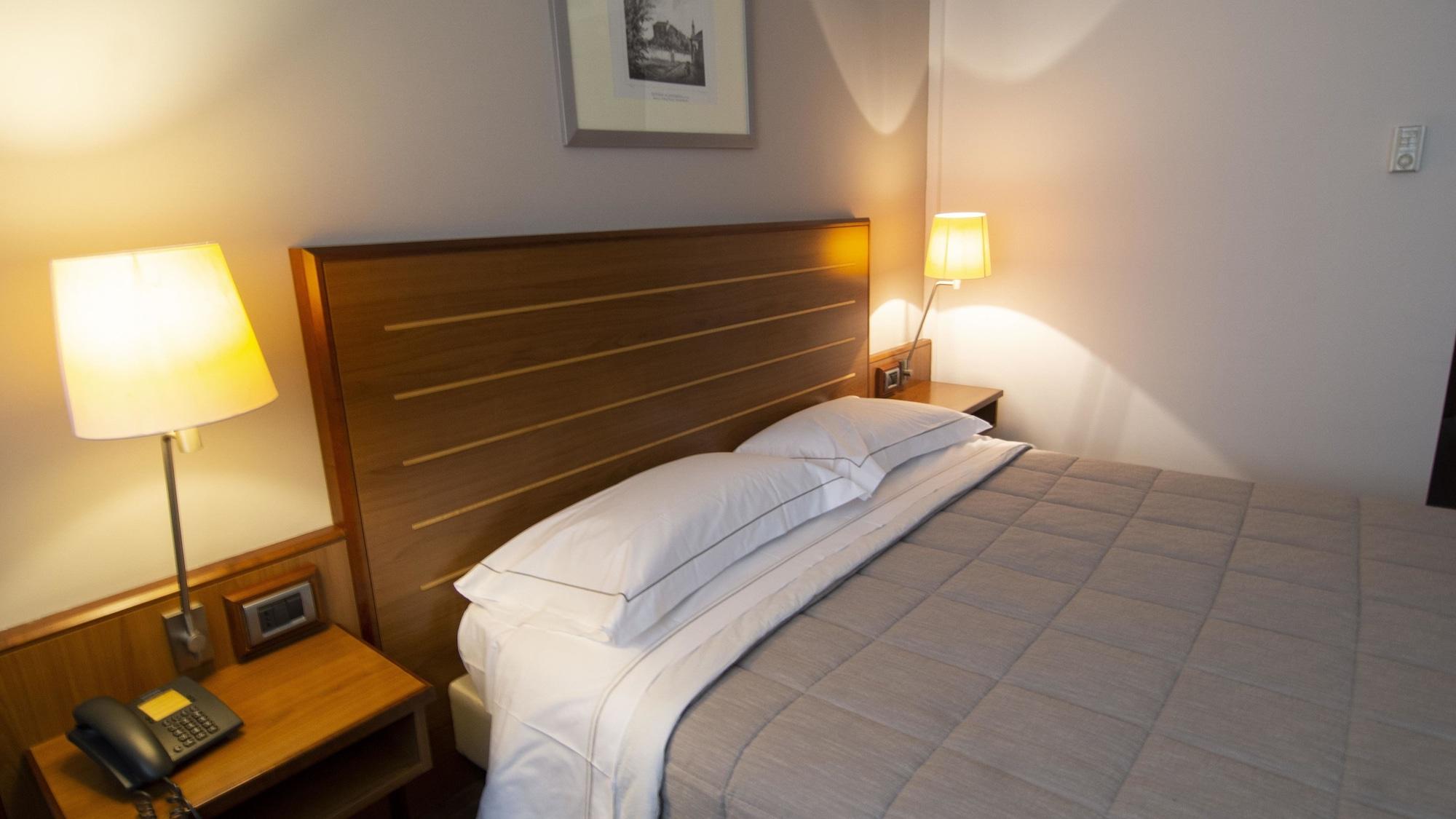 Cristal Hotel Cuneo Buitenkant foto