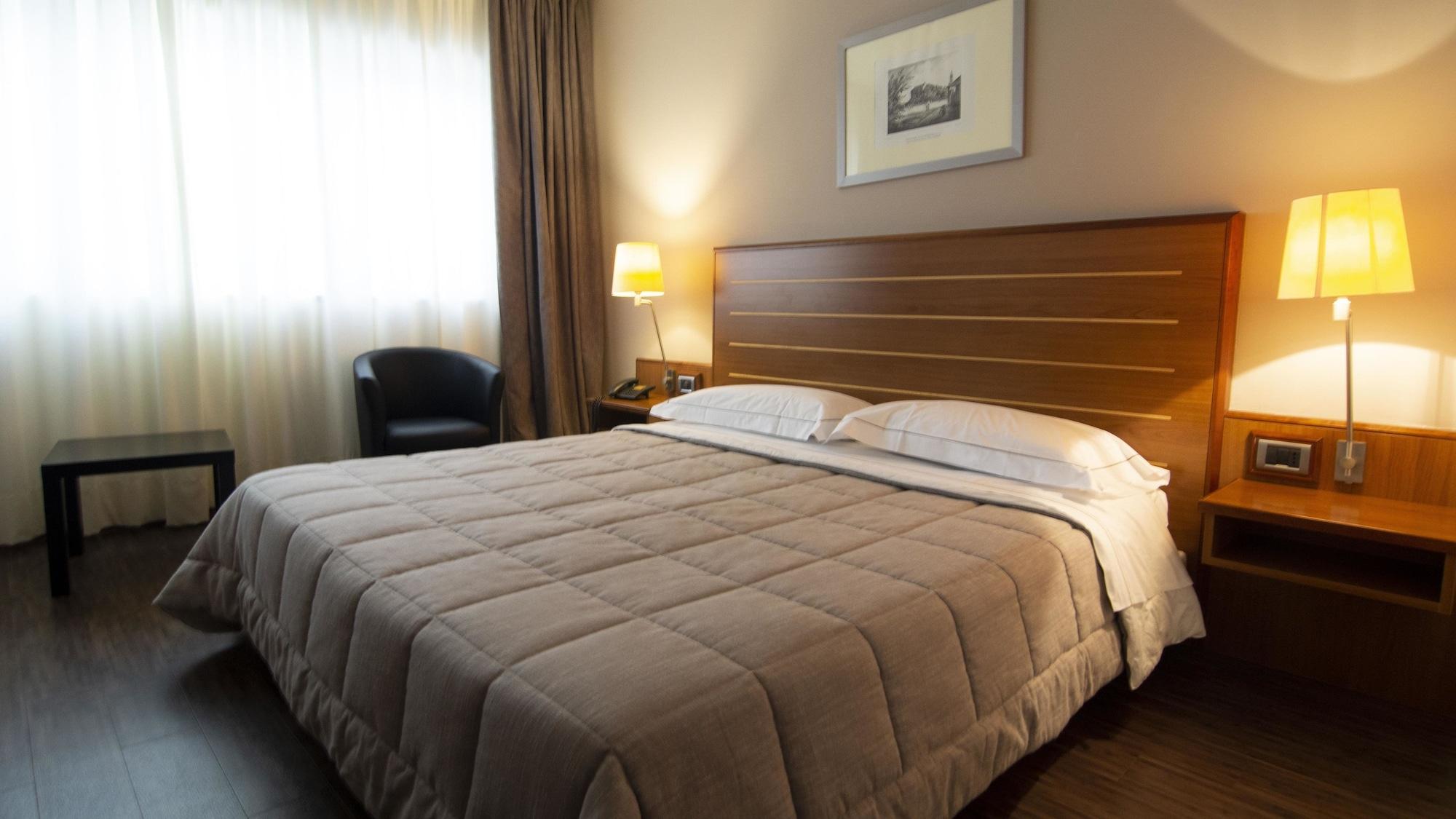 Cristal Hotel Cuneo Buitenkant foto