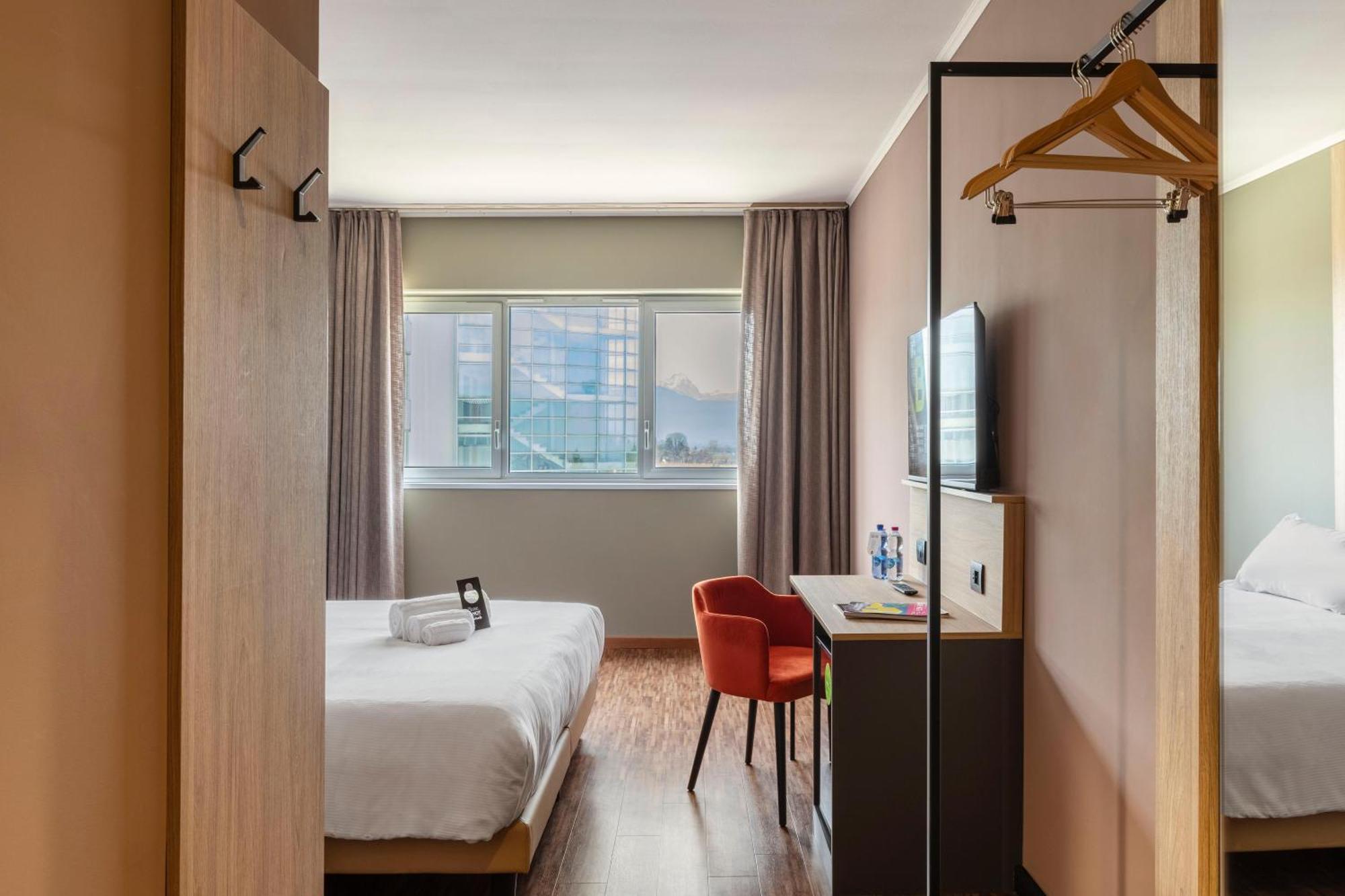 Cristal Hotel Cuneo Buitenkant foto