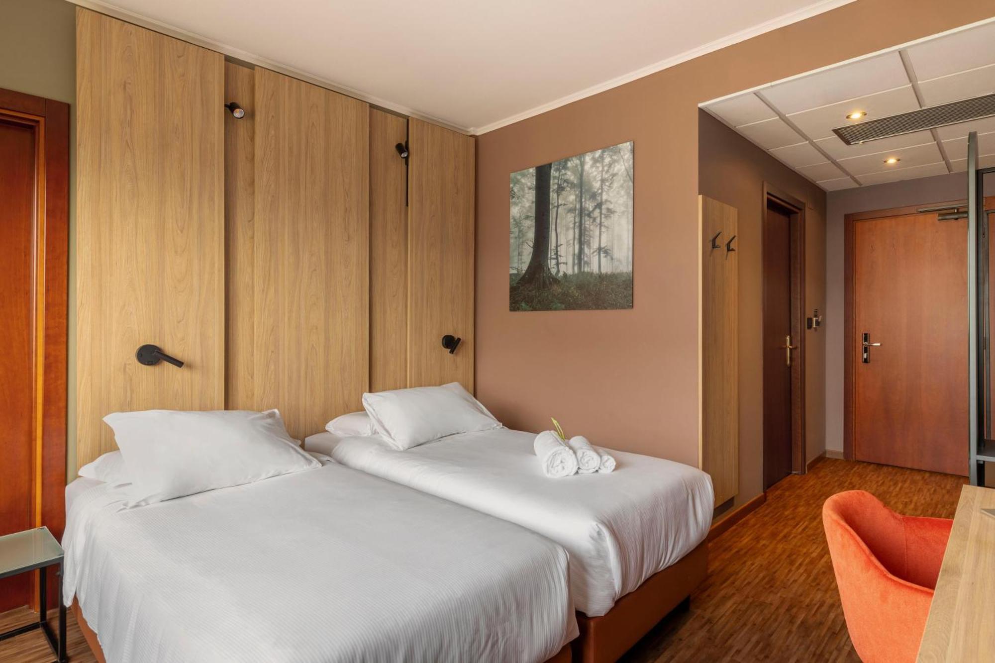 Cristal Hotel Cuneo Buitenkant foto