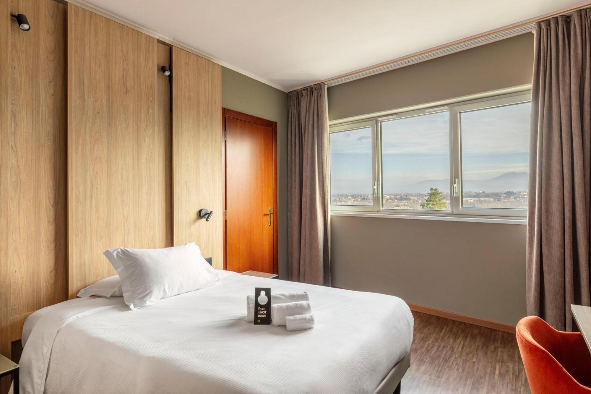 Cristal Hotel Cuneo Buitenkant foto
