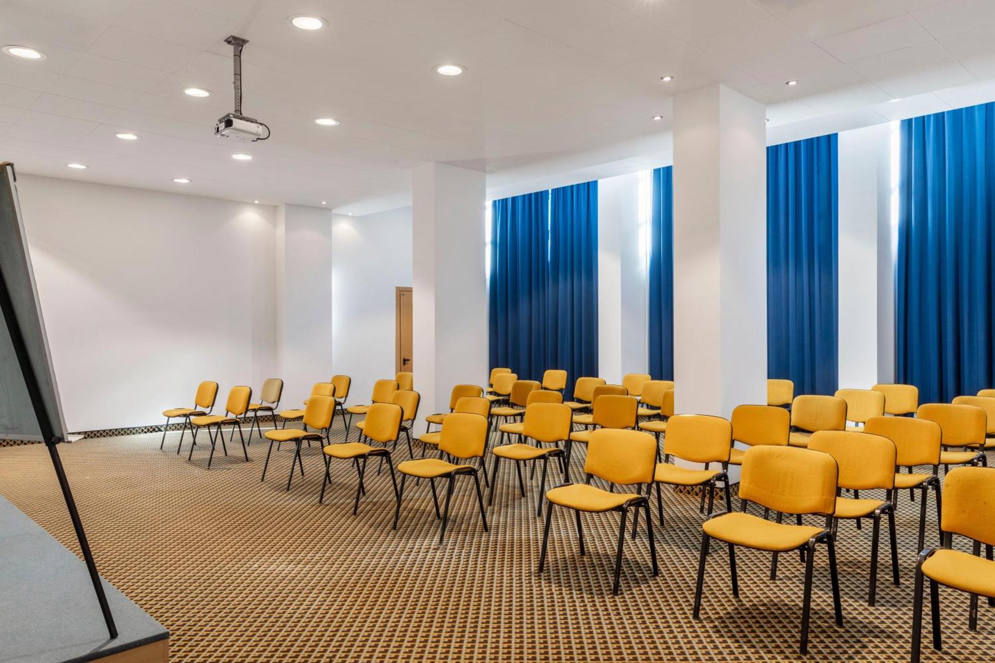Cristal Hotel Cuneo Buitenkant foto