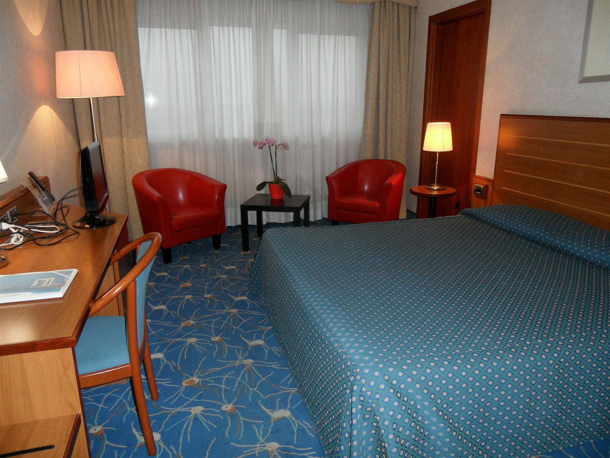 Cristal Hotel Cuneo Buitenkant foto